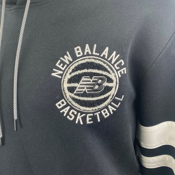 New Balance Basketball First Light Men's Black Hoodie Hooded Sweatshirt Size L - Picture 3 of 5